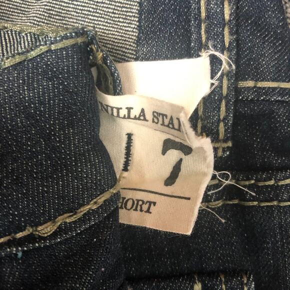 Vanilla Star Juniors Mid Rise Cuffed Jean Shorts Size 7 - Picture 7 of 11